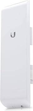 Ubiquiti Networks Nanostation5 Mimo CPE Airmax outdoor wireless device mounted on a pole with antenna and weatherproof casing